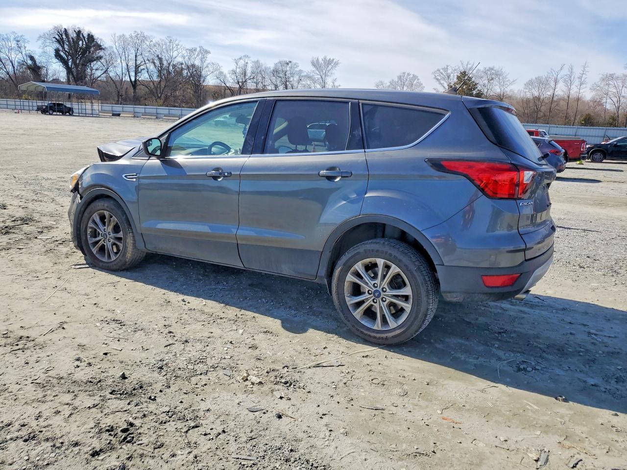 2019 Ford Escape - Фото 2