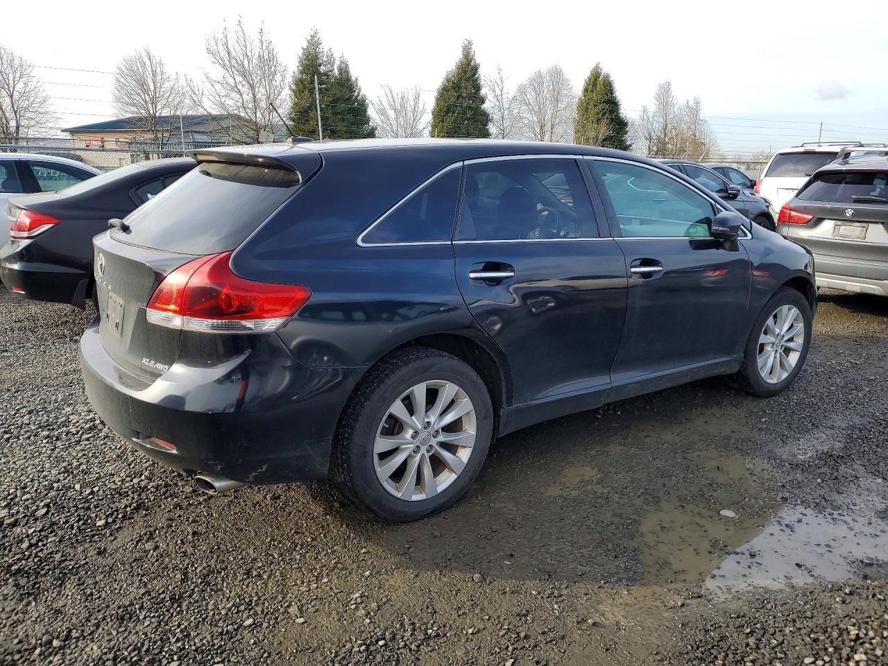 2014 Toyota Venza Le - Image 3