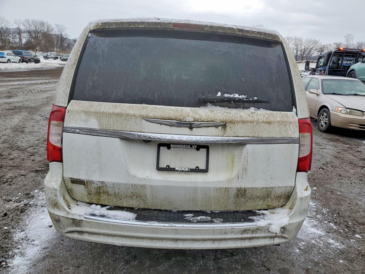 2015 Chrysler Town And C - Фото 6