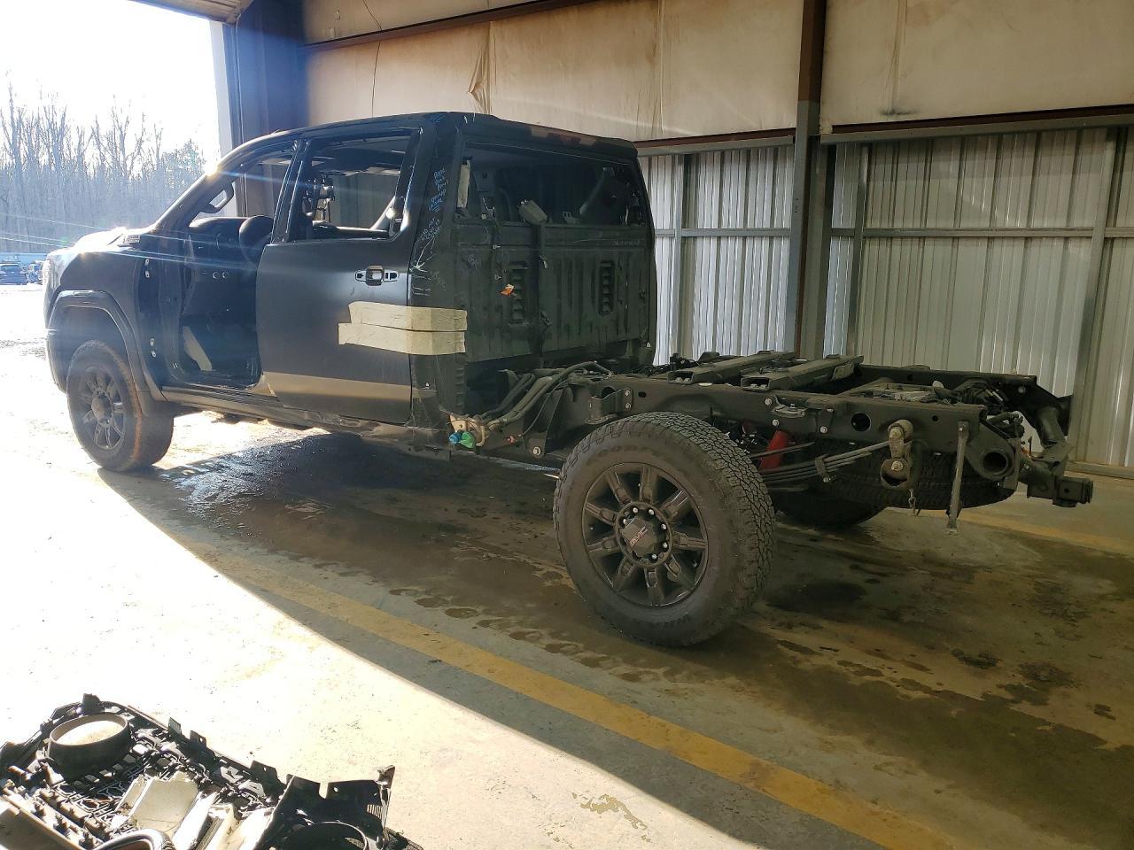 2025 GMC Sierra K2500 At4 - Image 2