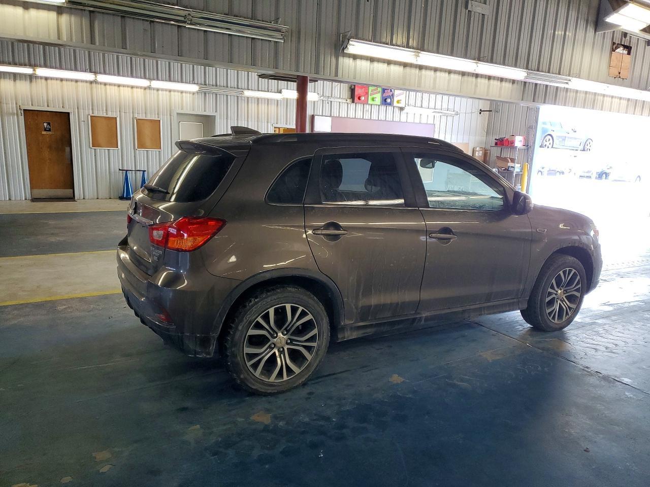 2018 Mitsubishi Outlander Sport Sel - Фото 3