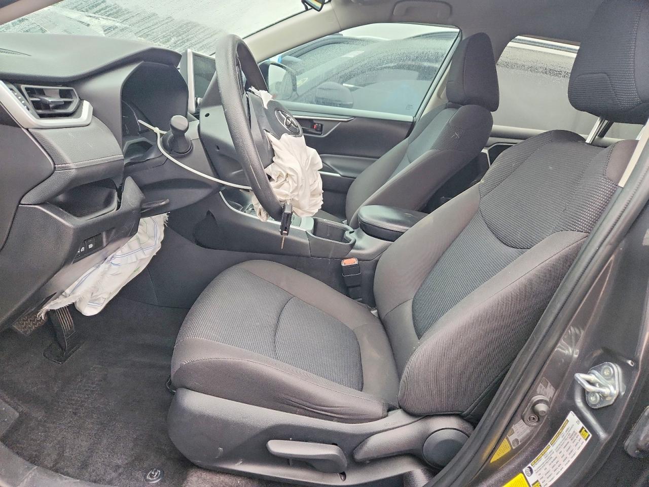 2023 Toyota Rav4 Le - Image 7