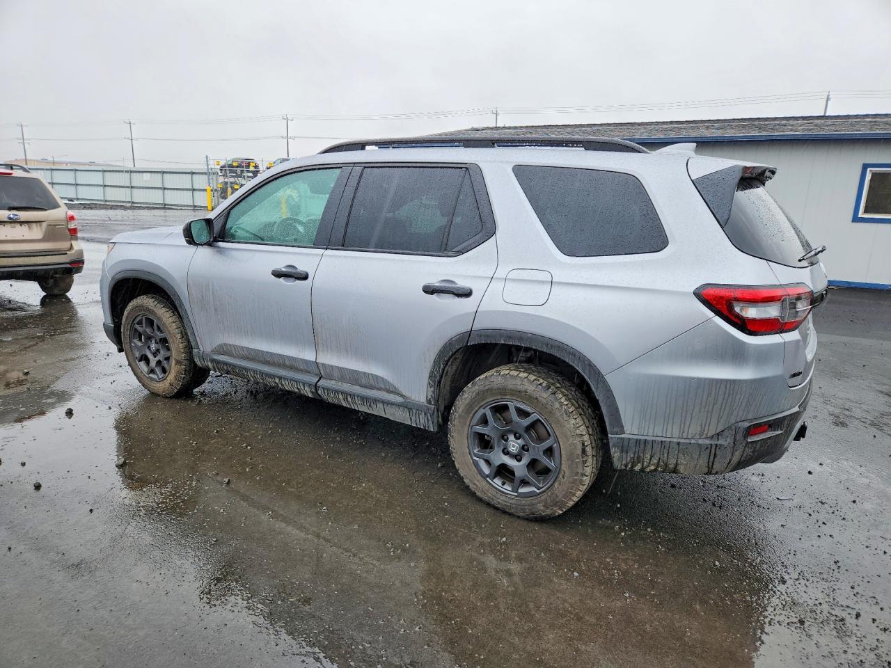 2025 Honda Pilot - Image 2