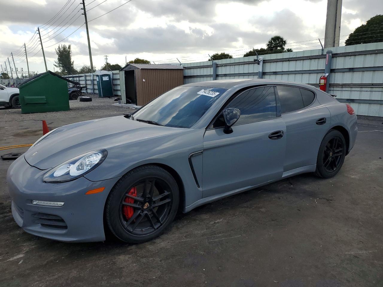 2014 Porsche Panamera 2