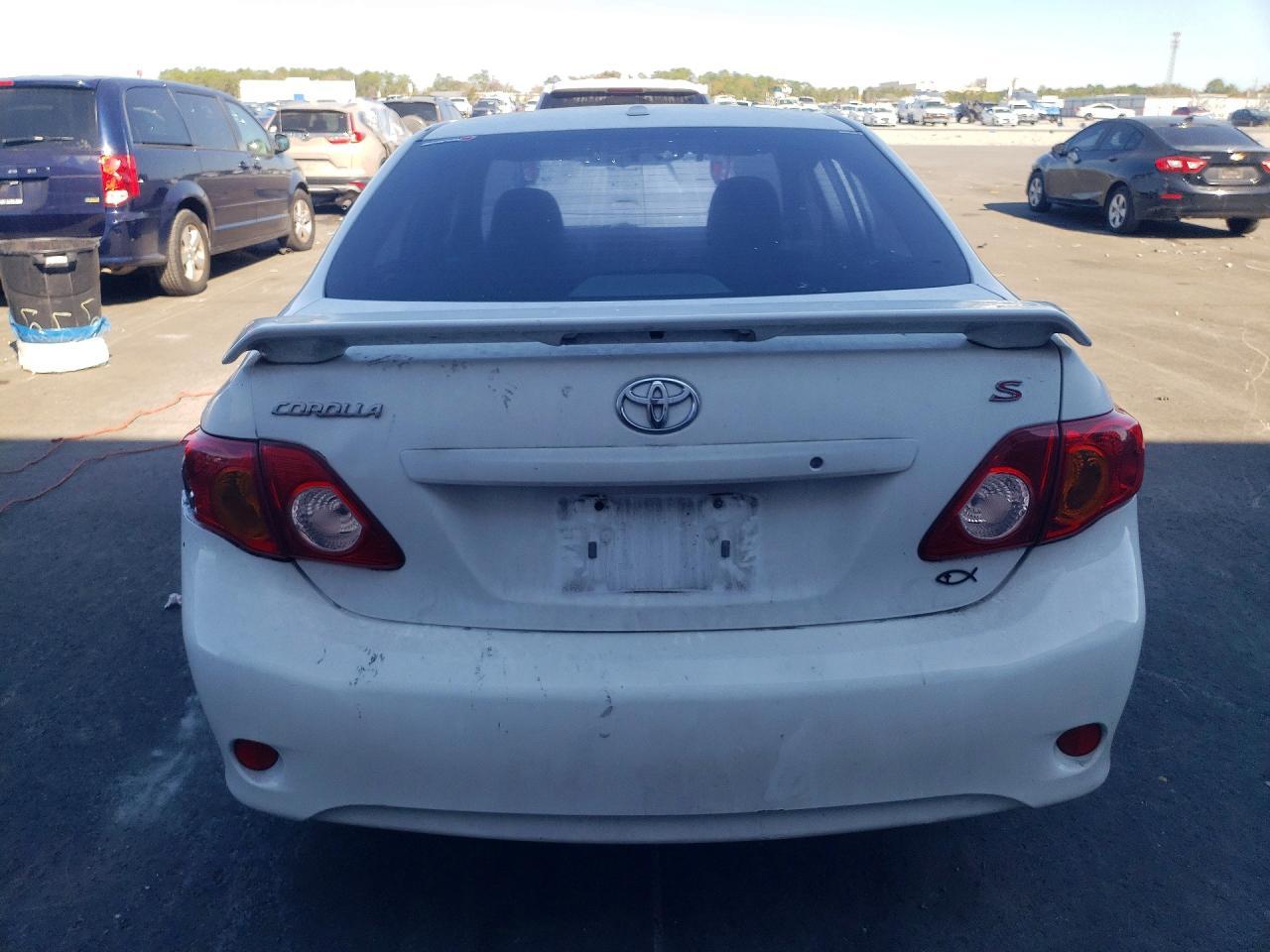 2010 Toyota Corolla - Фото 6