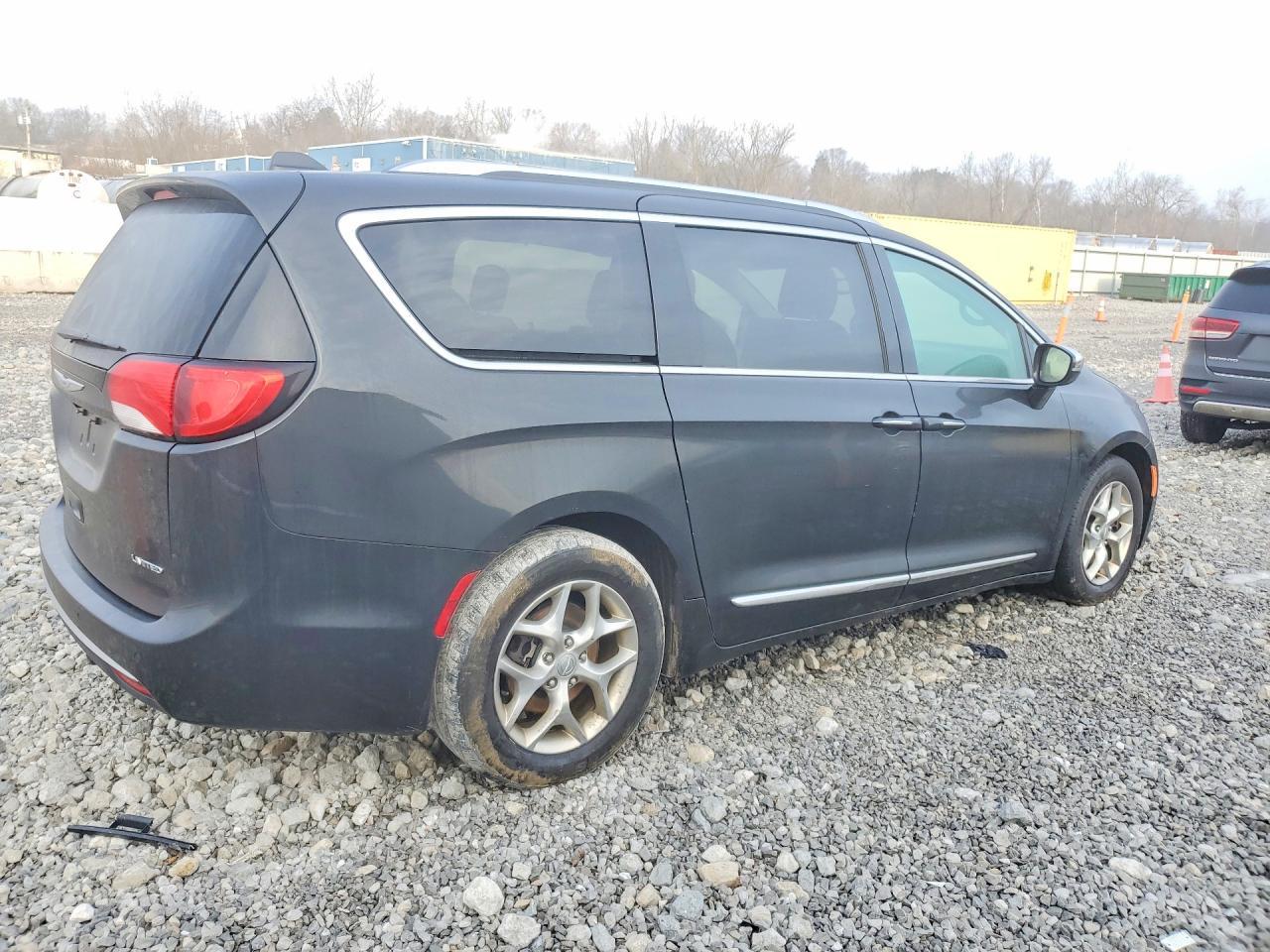 2018 Chrysler Pacifica Limited - Фото 3