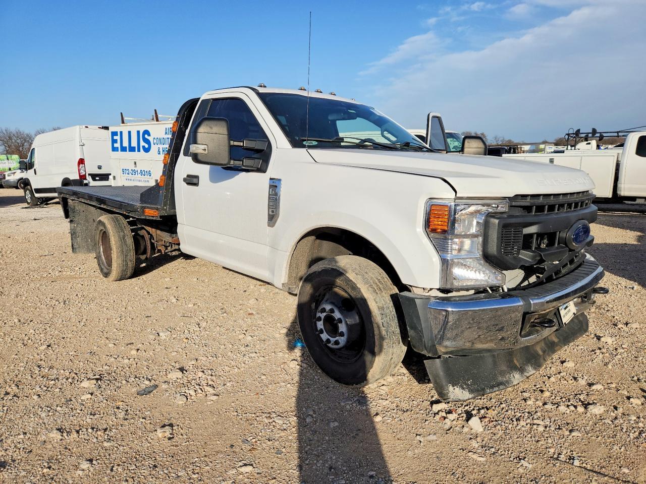 2022 Ford F350 Super Duty Flatbed Truck - Фото 4