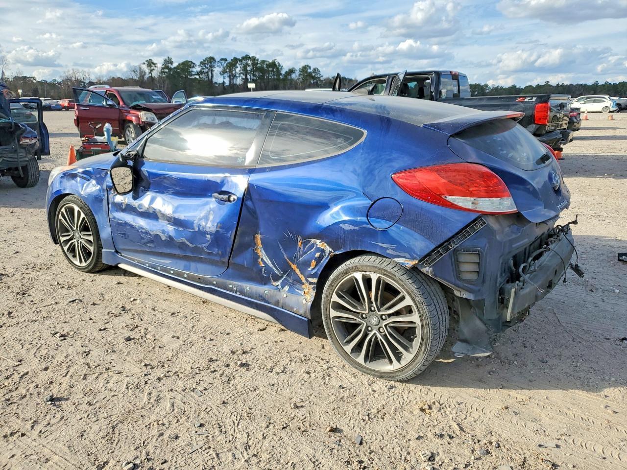 2016 Hyundai Veloster Turbo - Фото 2