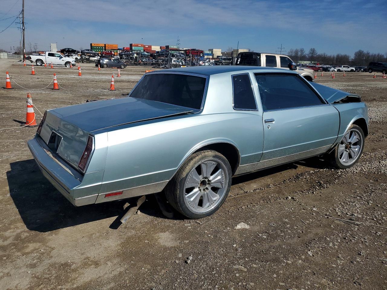 1981 Chevrolet Monte Carlo - Фото 3