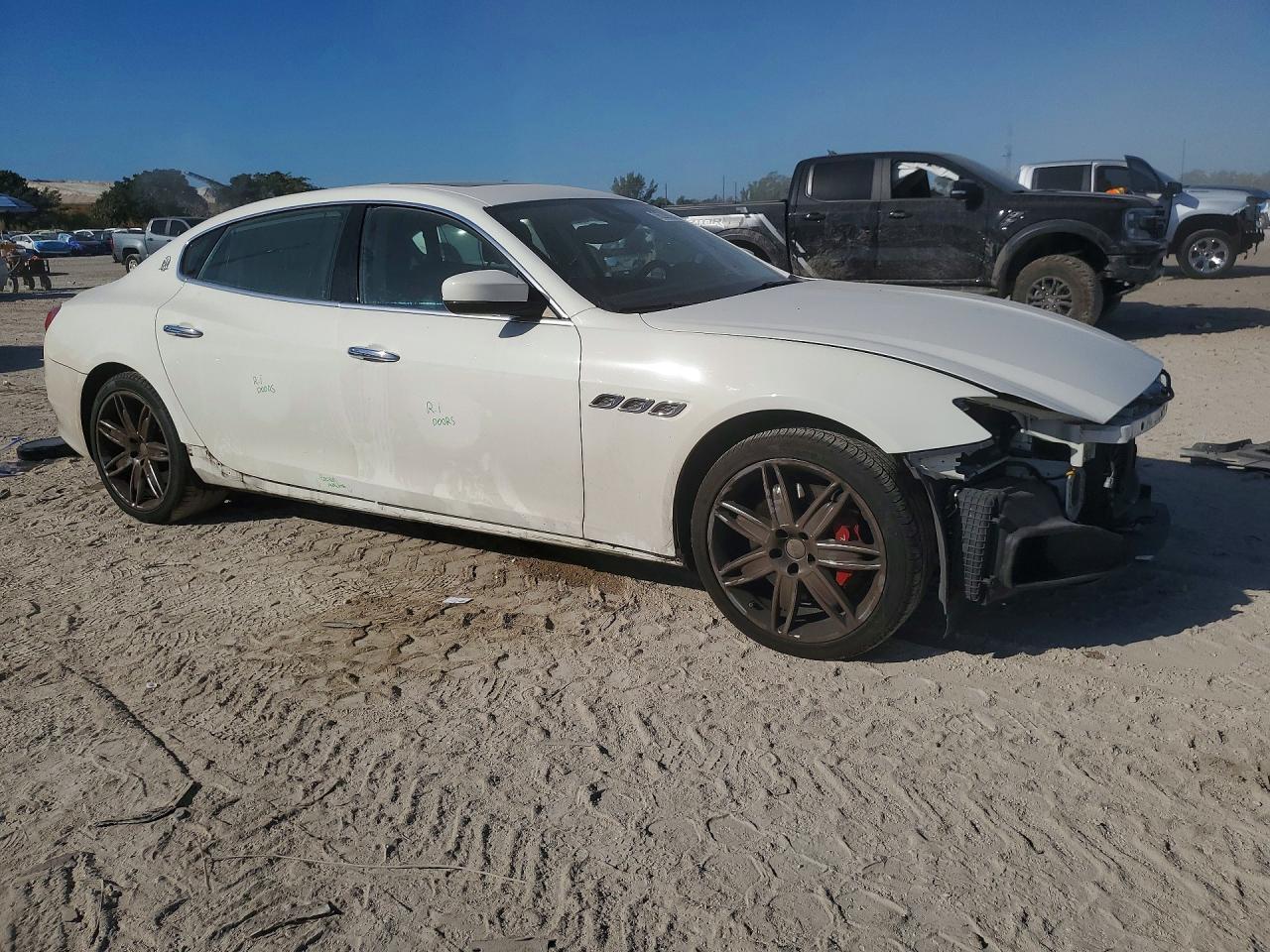 2017 Maserati Quattroporte S - Фото 4