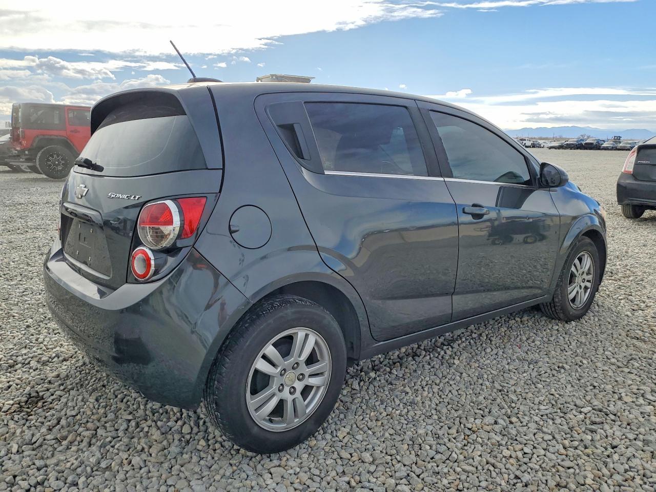 2016 Chevrolet Sonic Lt - Фото 3