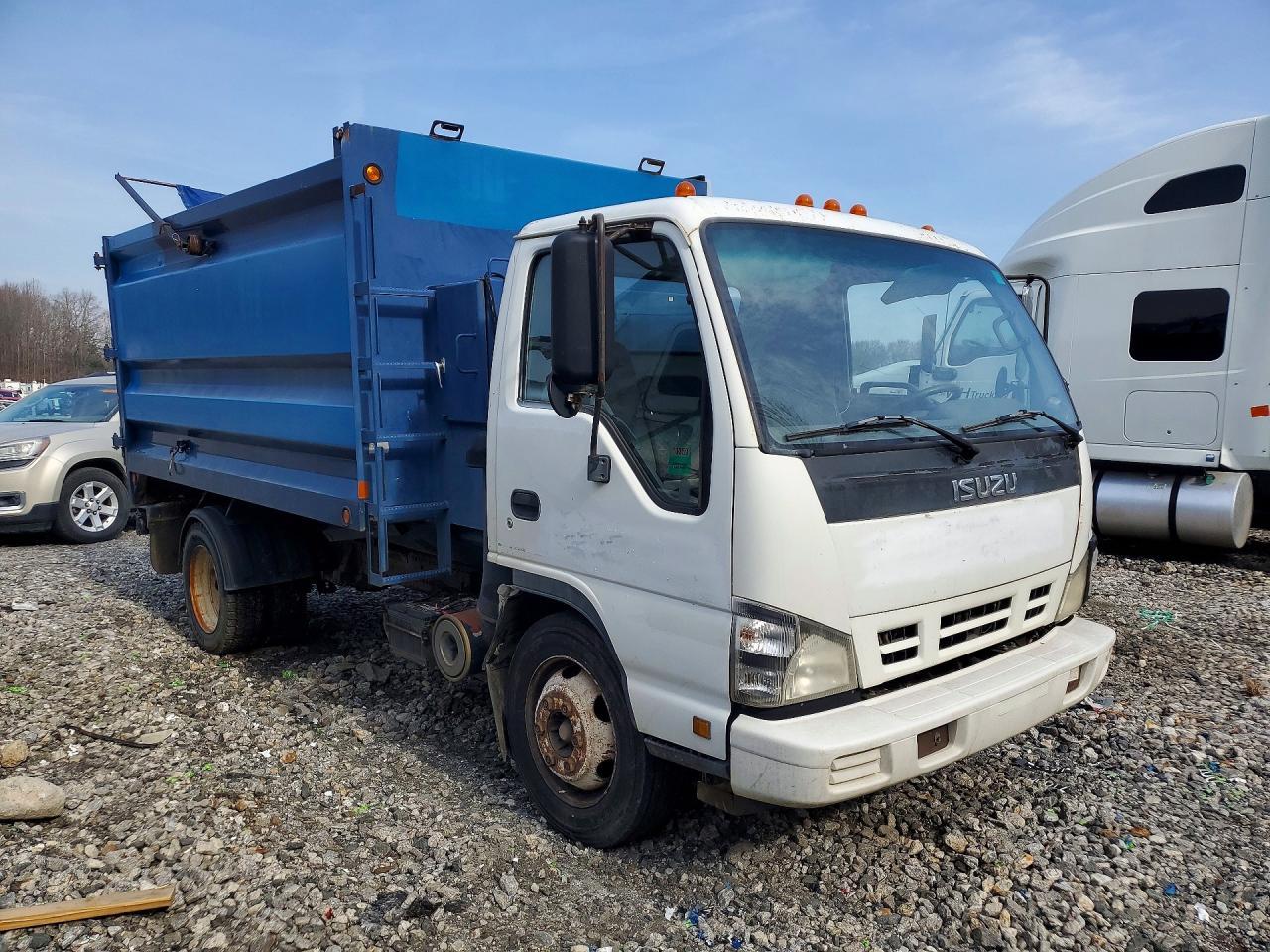 2007 Isuzu Npr Refuse Truck - Image 4