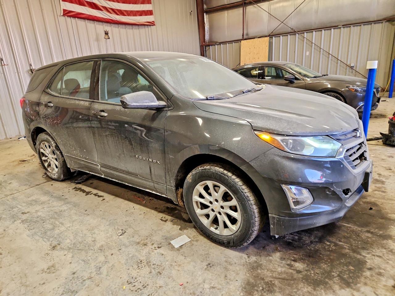 2018 Chevrolet Equinox Ls - Image 4