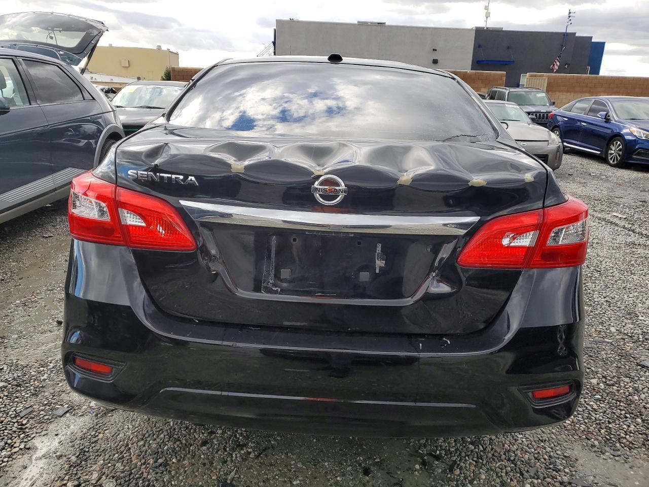 2019 Nissan Sentra S - Фото 6