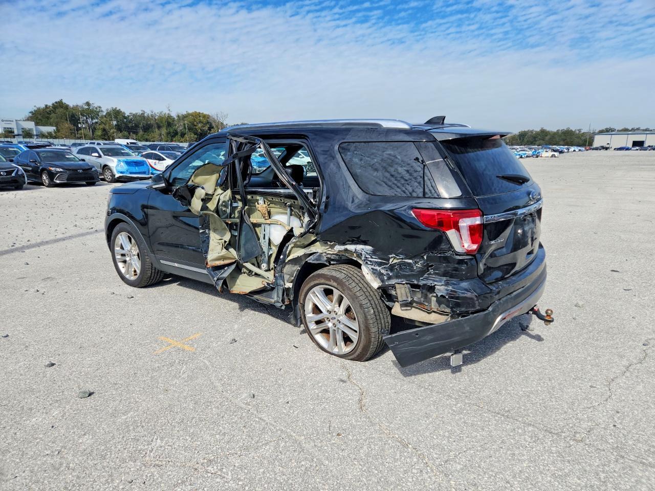 2017 Ford Explorer Limited - Image 2