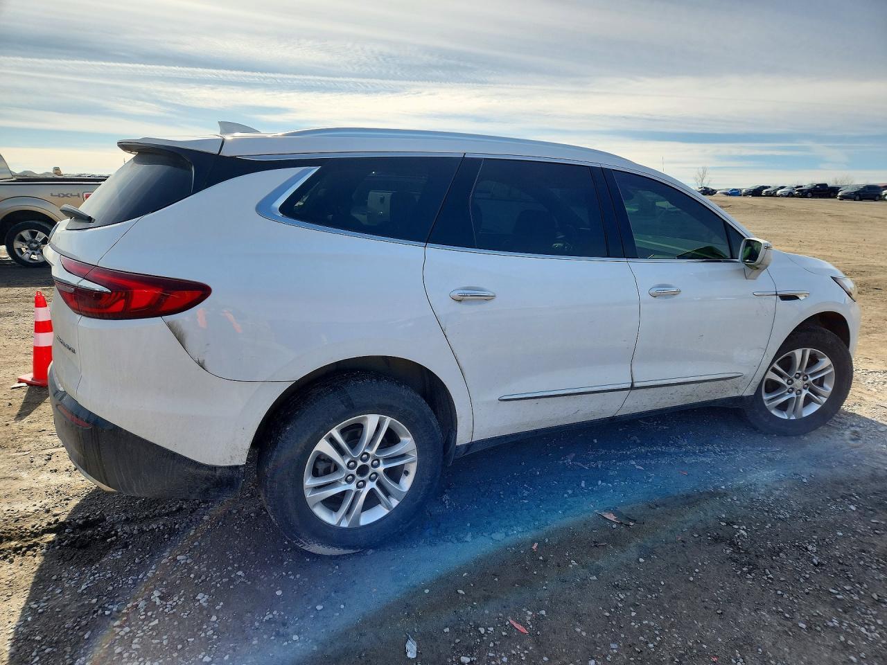 2018 Buick Enclave Essence - Image 3
