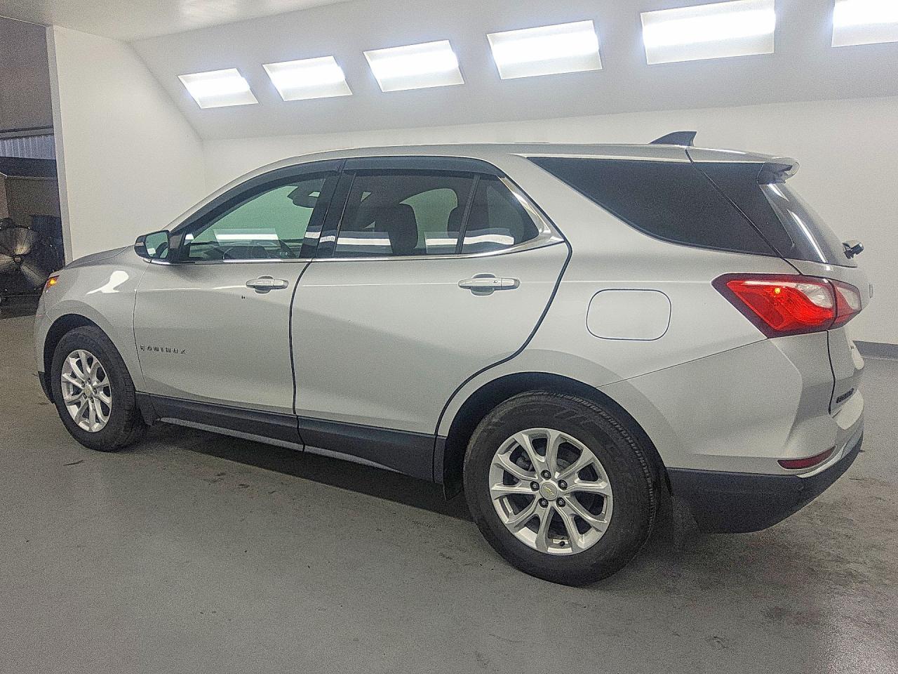 2019 Chevrolet Equinox Lt - Image 2