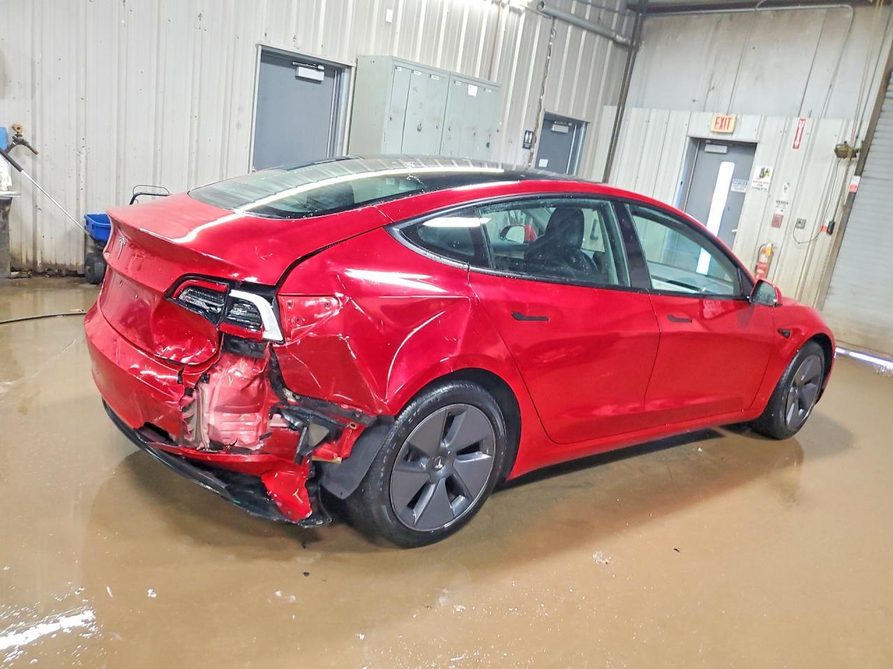 2023 Tesla Model 3 - Фото 3