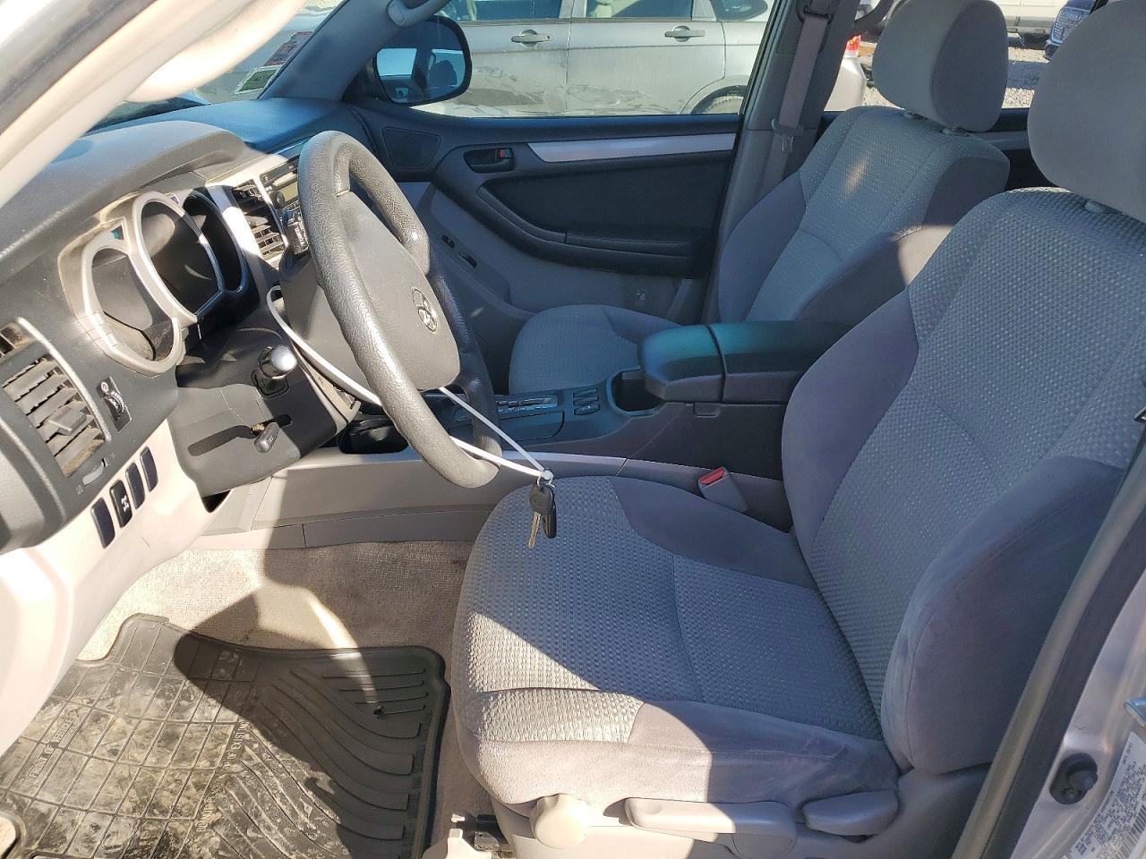 2004 Toyota 4Runner Sr5 - Image 7
