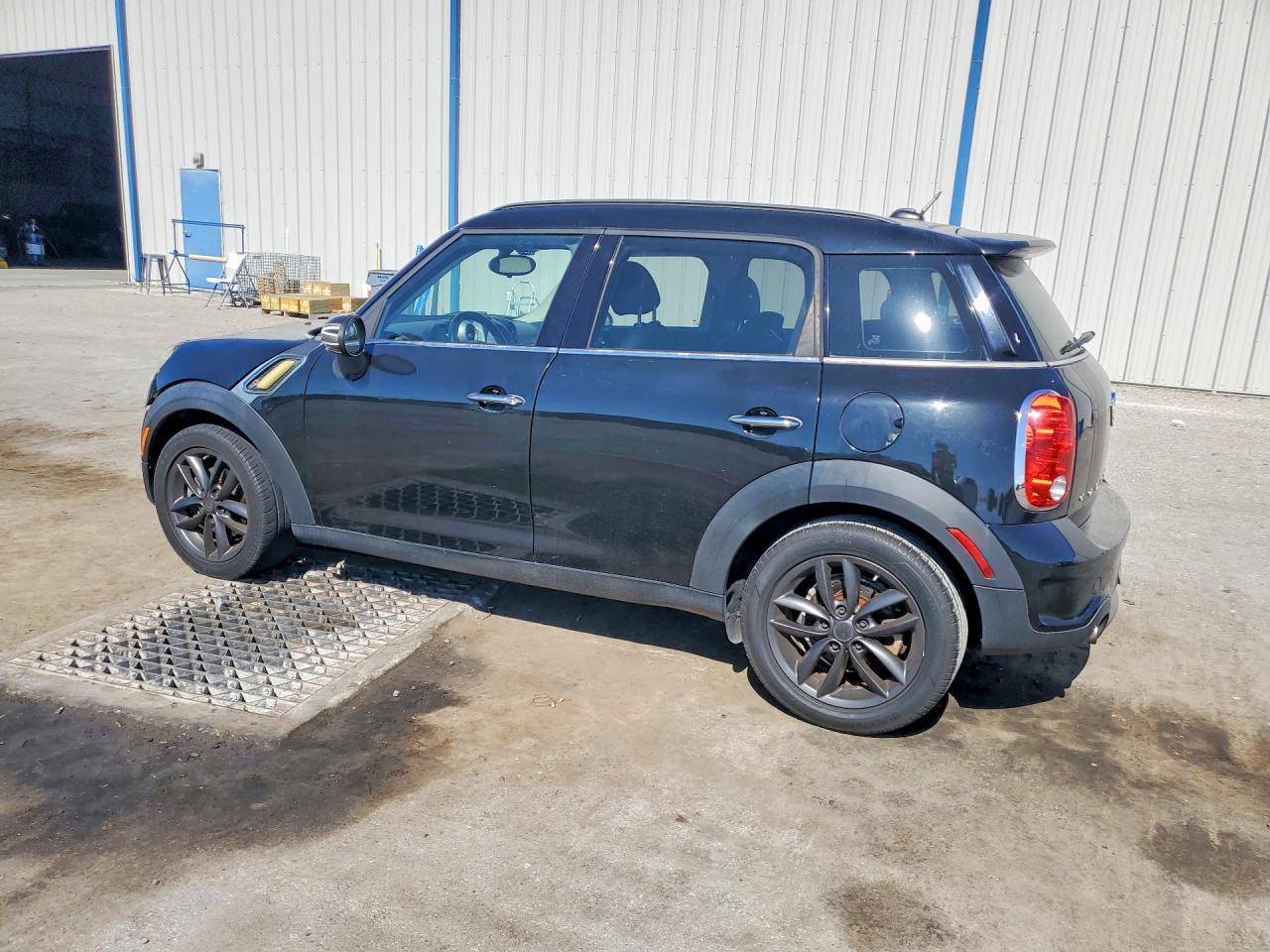 2011 Mini Cooper S Countryman - Image 2