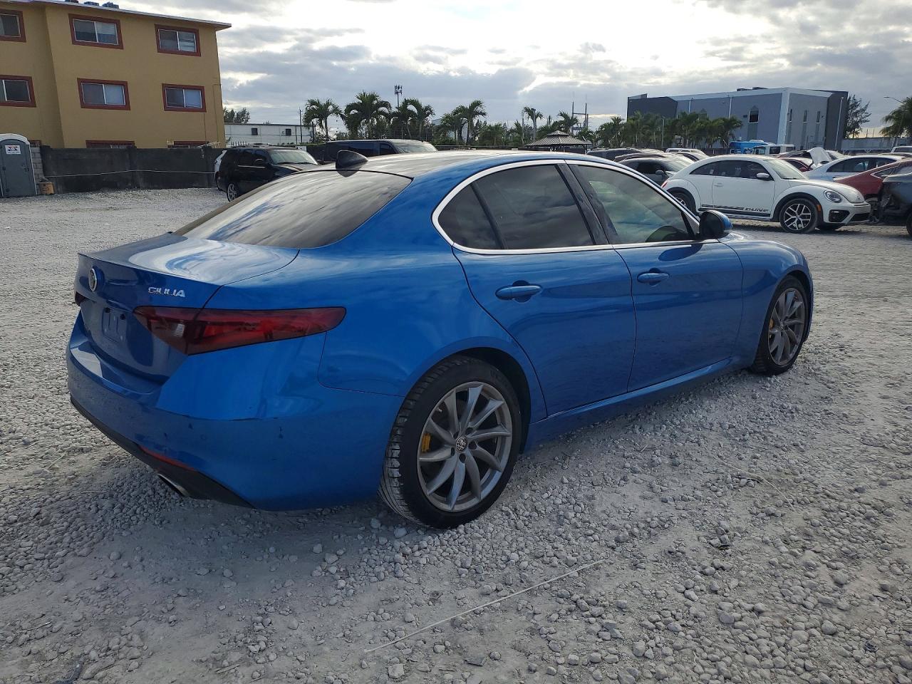 2021 Alfa Romeo Giulia Ti - Фото 3