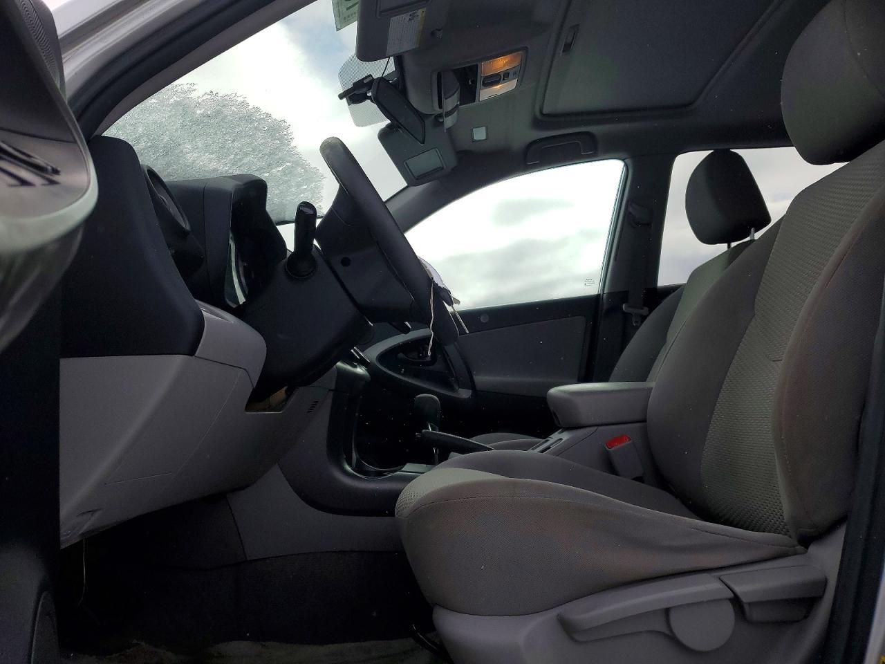 2011 Toyota Rav4 - Фото 7