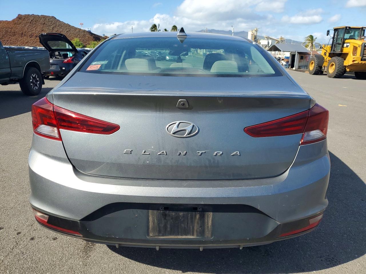 2019 Hyundai Elantra Se - Image 6
