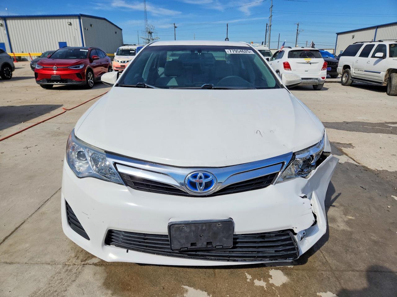 2013 Toyota Camry Hybrid Le - Image 5