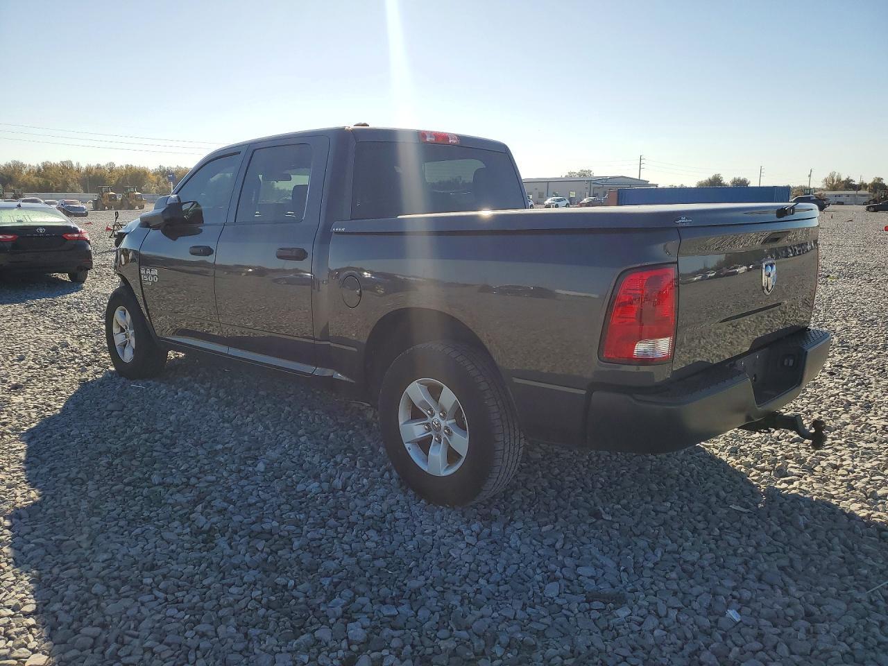 2023 Ram 1500 Classic Tradesman - Фото 2