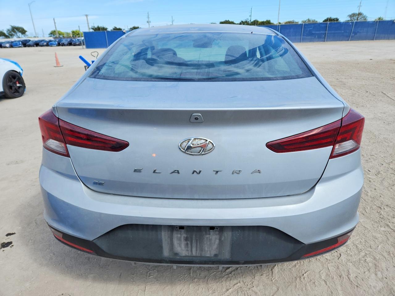 2020 Hyundai Elantra Se - Фото 6
