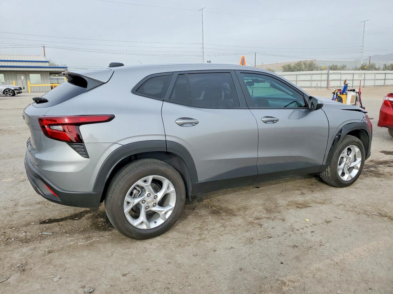 2025 Chevrolet Trax Ls - Фото 3