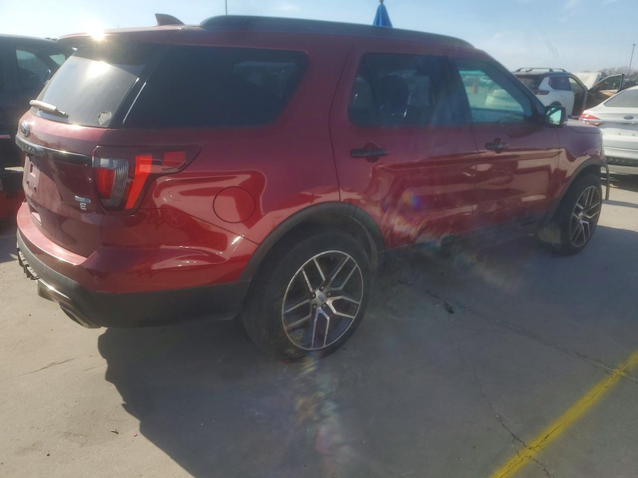 2016 Ford Explorer Sport - Фото 3