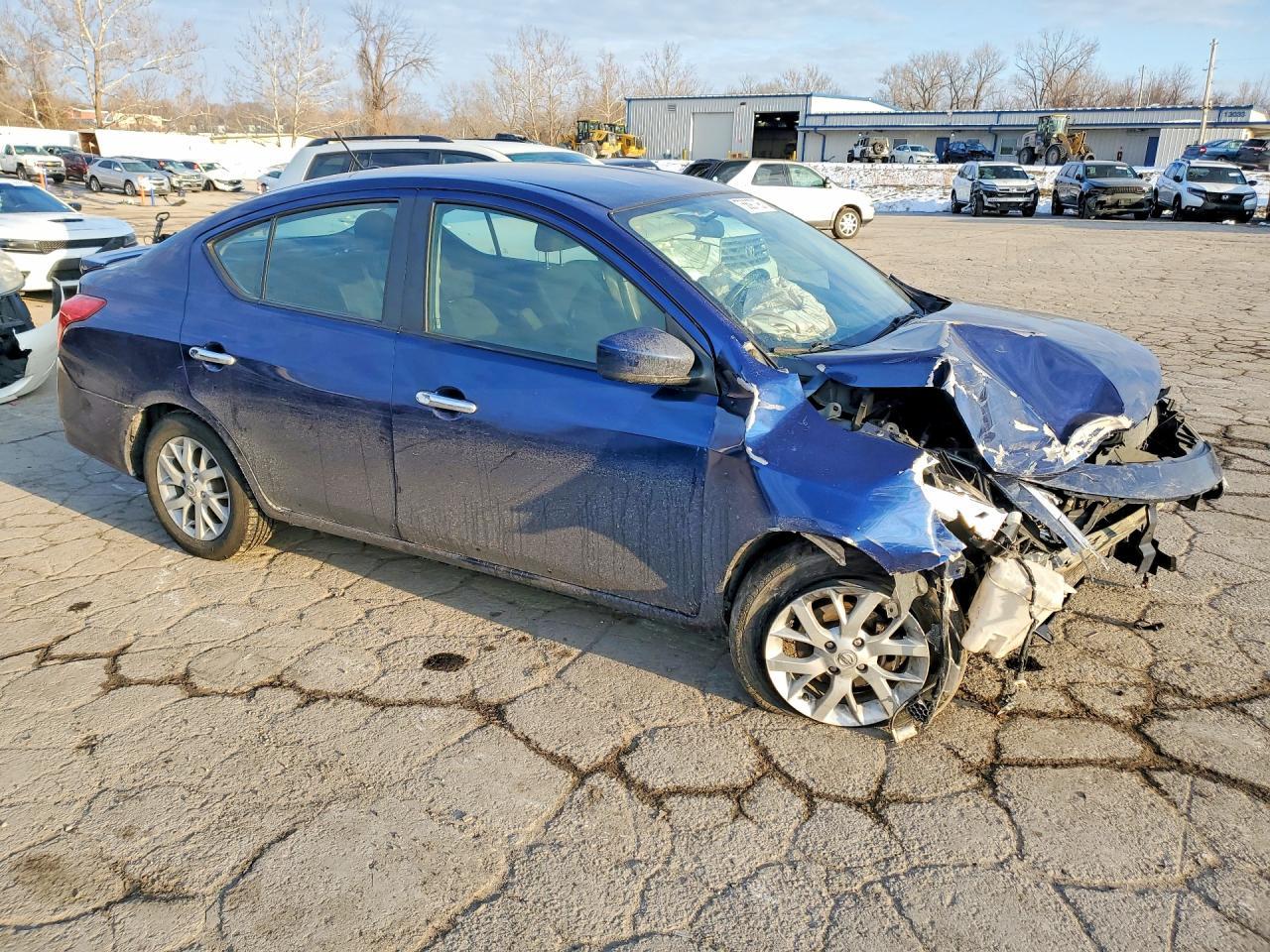 2018 Nissan Versa Sv - Фото 4