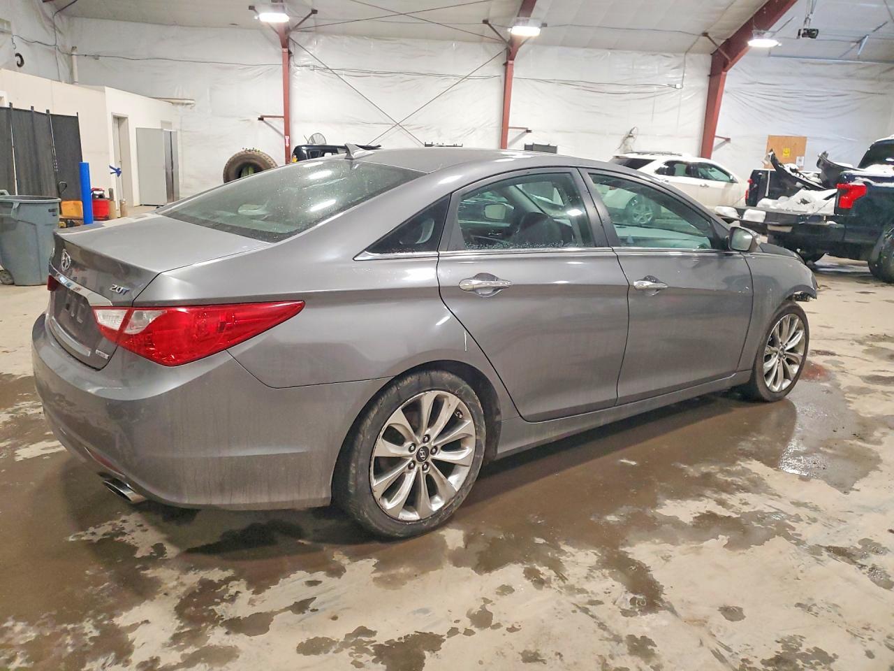 2011 Hyundai Sonata Limited 2.0T - Фото 3