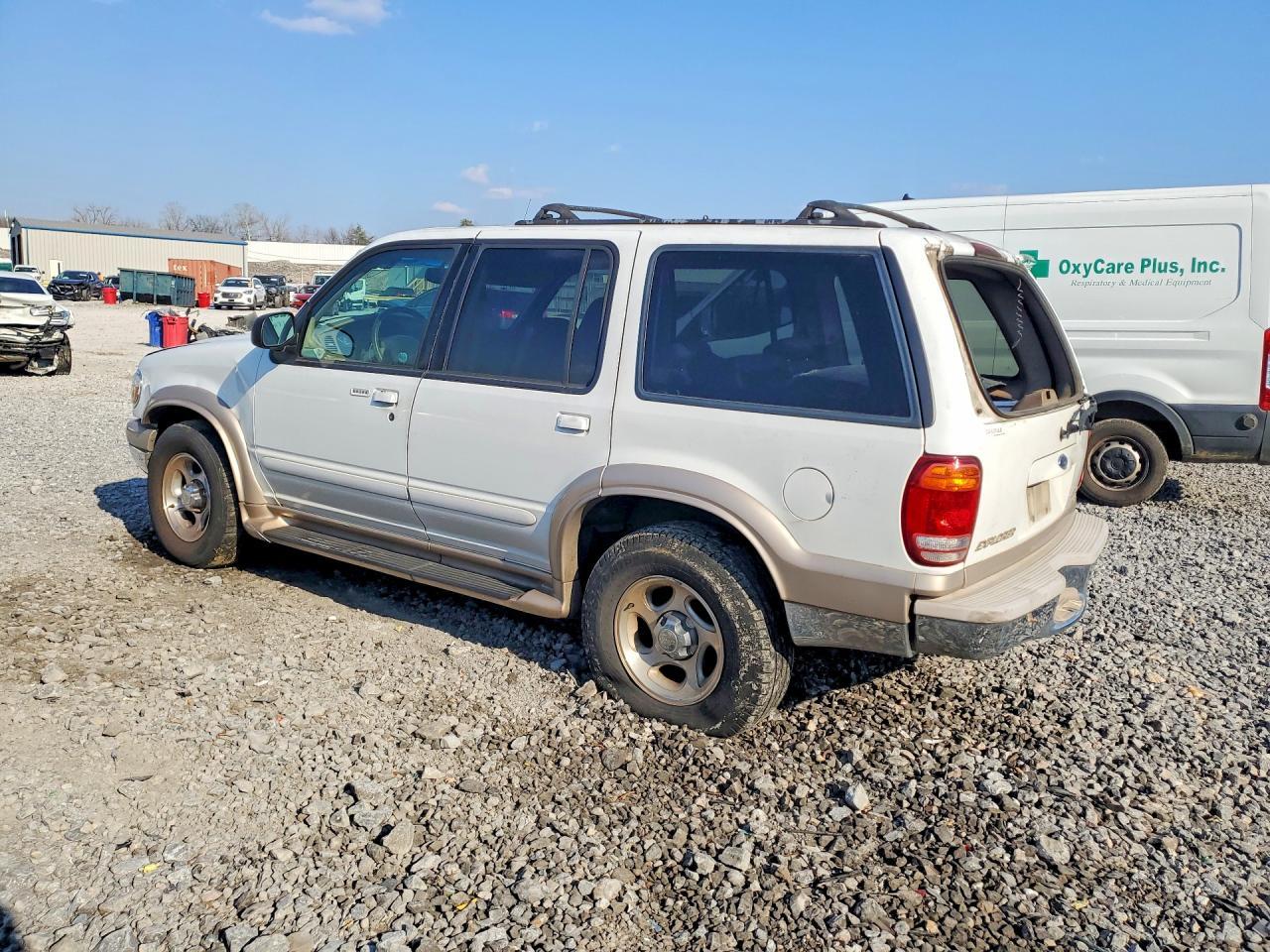 2001 Ford Explorer S - Фото 2