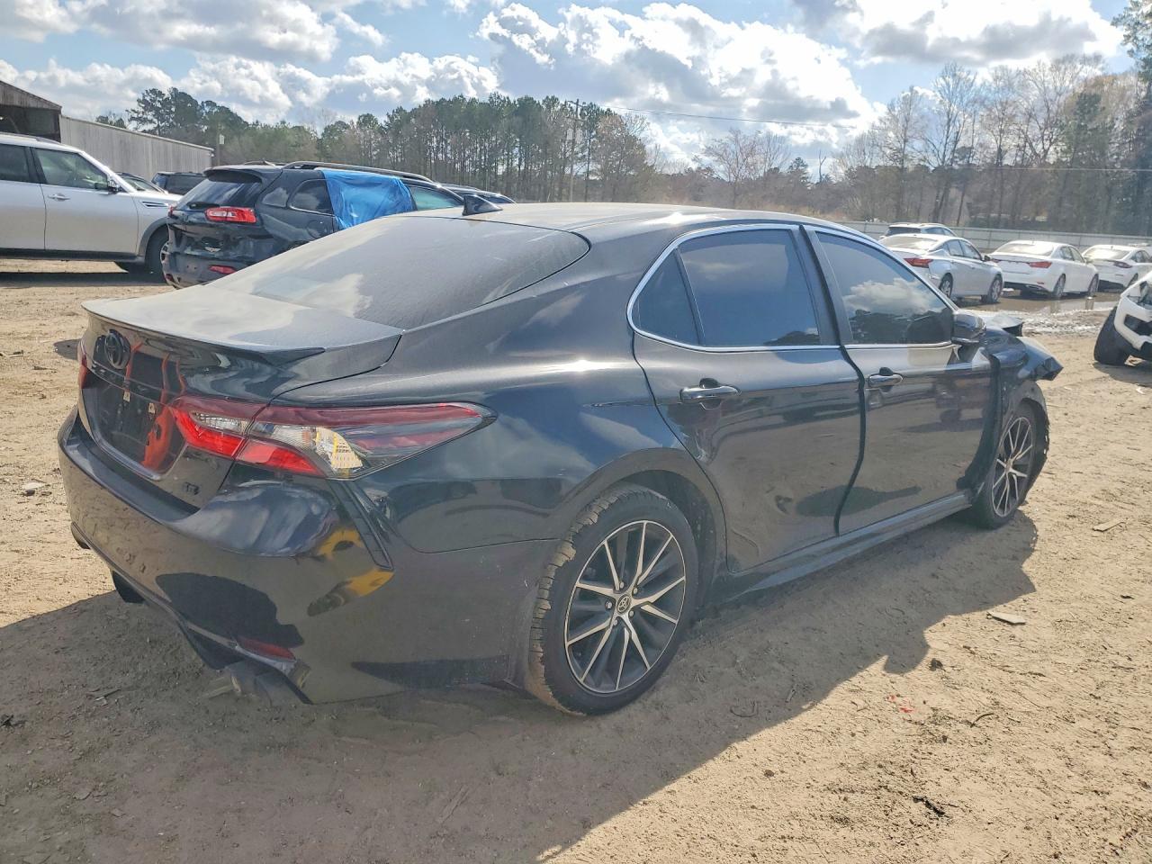 2023 Toyota Camry Se - Фото 3