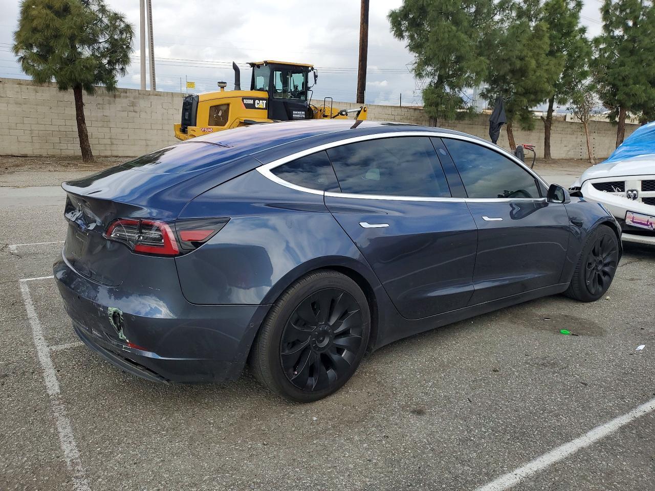 2018 Tesla Model 3 - Фото 3