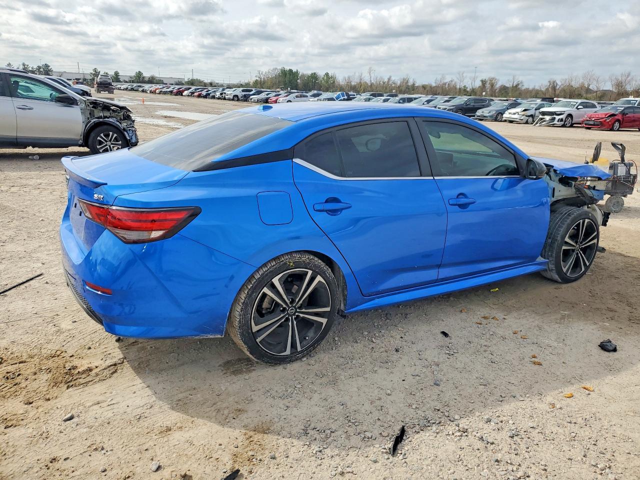 2022 Nissan Sentra Sr - Image 3