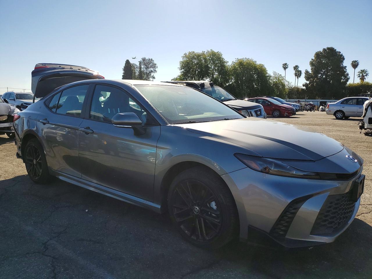 2025 Toyota Camry Se - Image 4