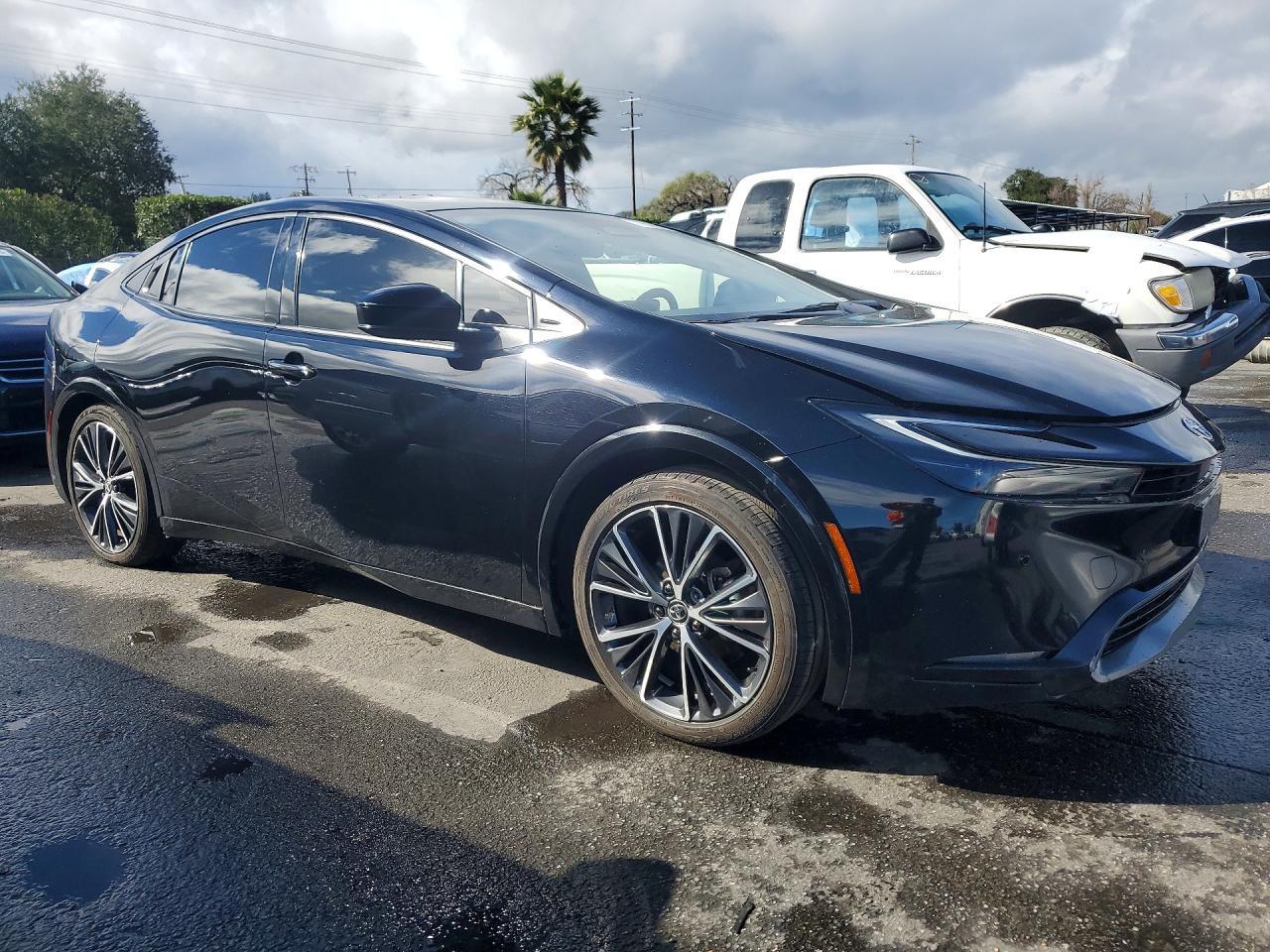 2023 Toyota Prius Le - Фото 4