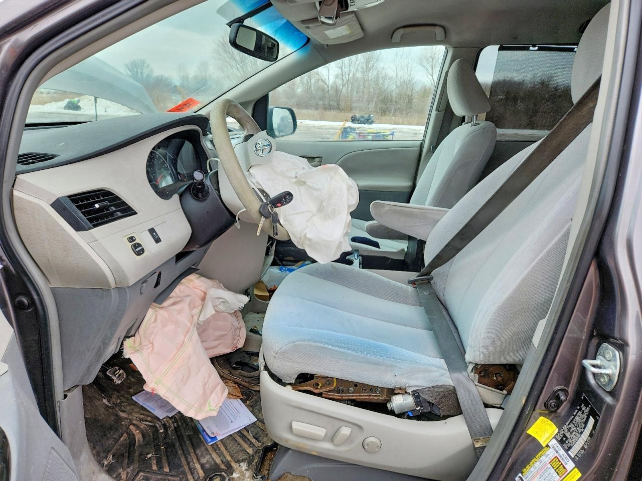 2011 Toyota Sienna Le - Фото 7