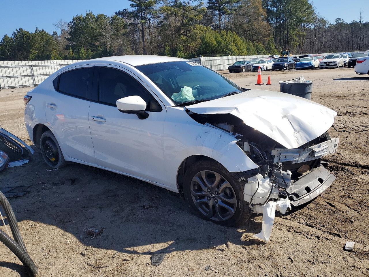 2019 Toyota Yaris L - Image 4