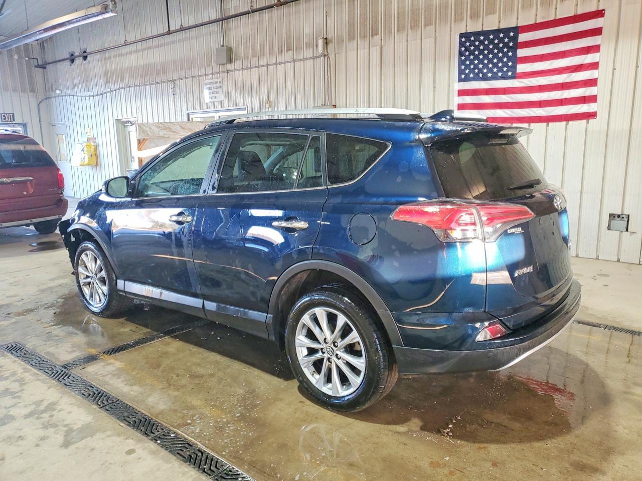 2017 Toyota Rav4 Limited - Фото 2