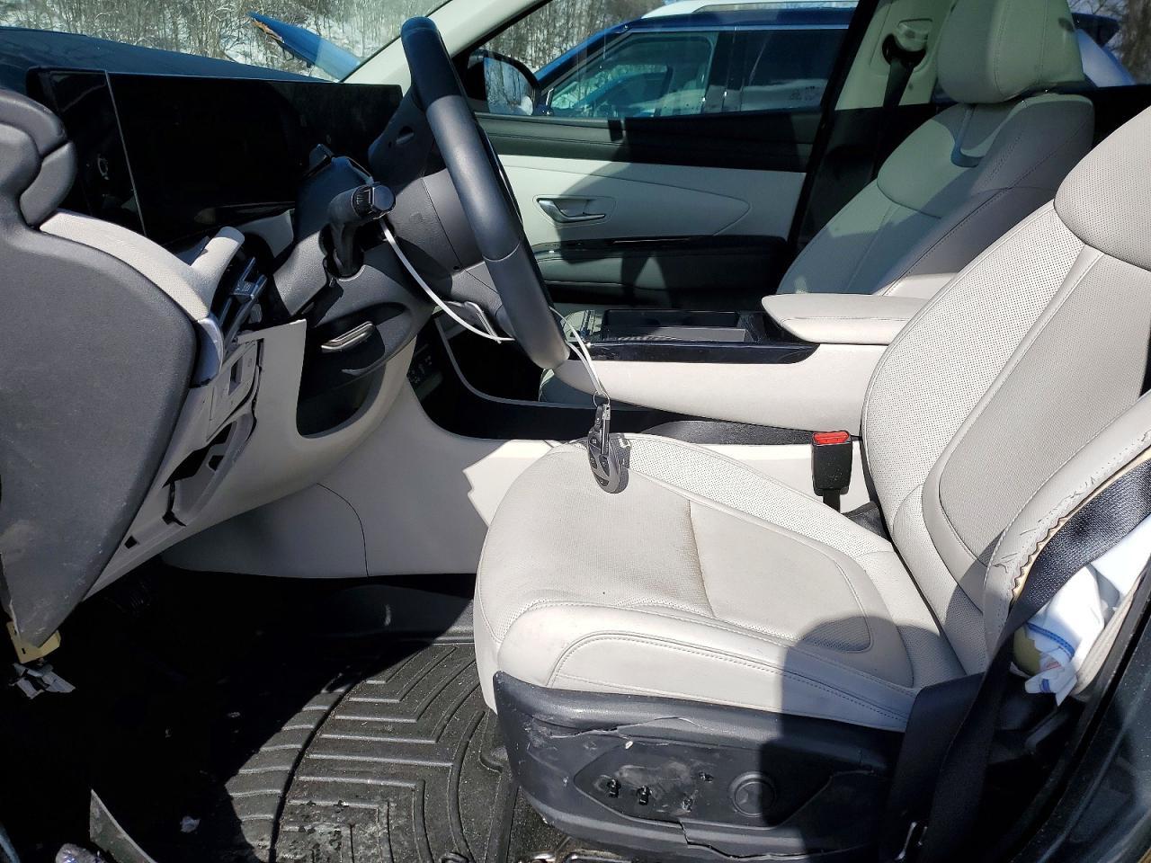 2025 Hyundai Tucson Hybrid Limited - Image 7