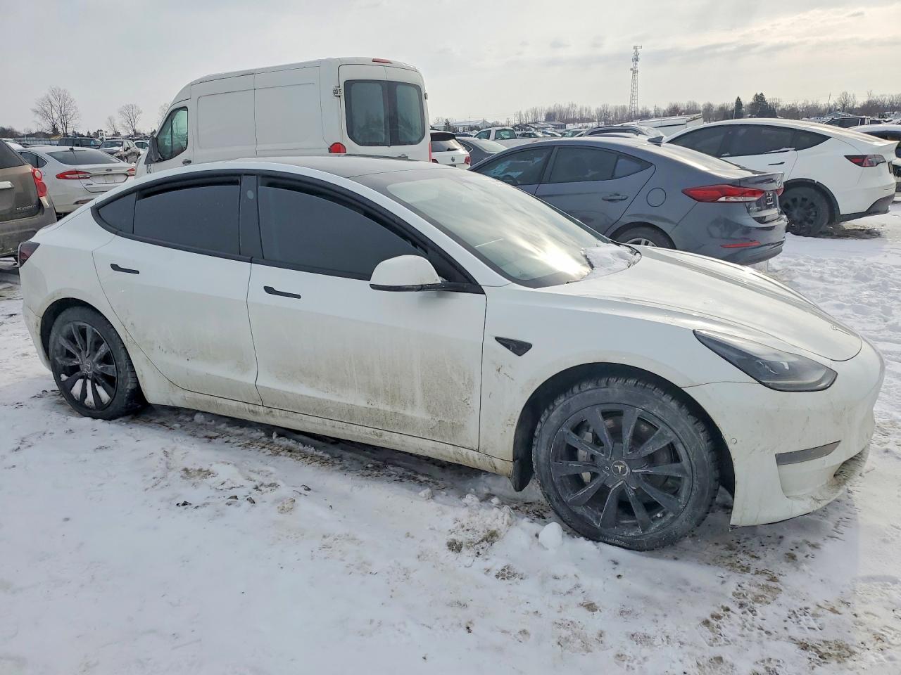 2022 Tesla Model 3 - Фото 4