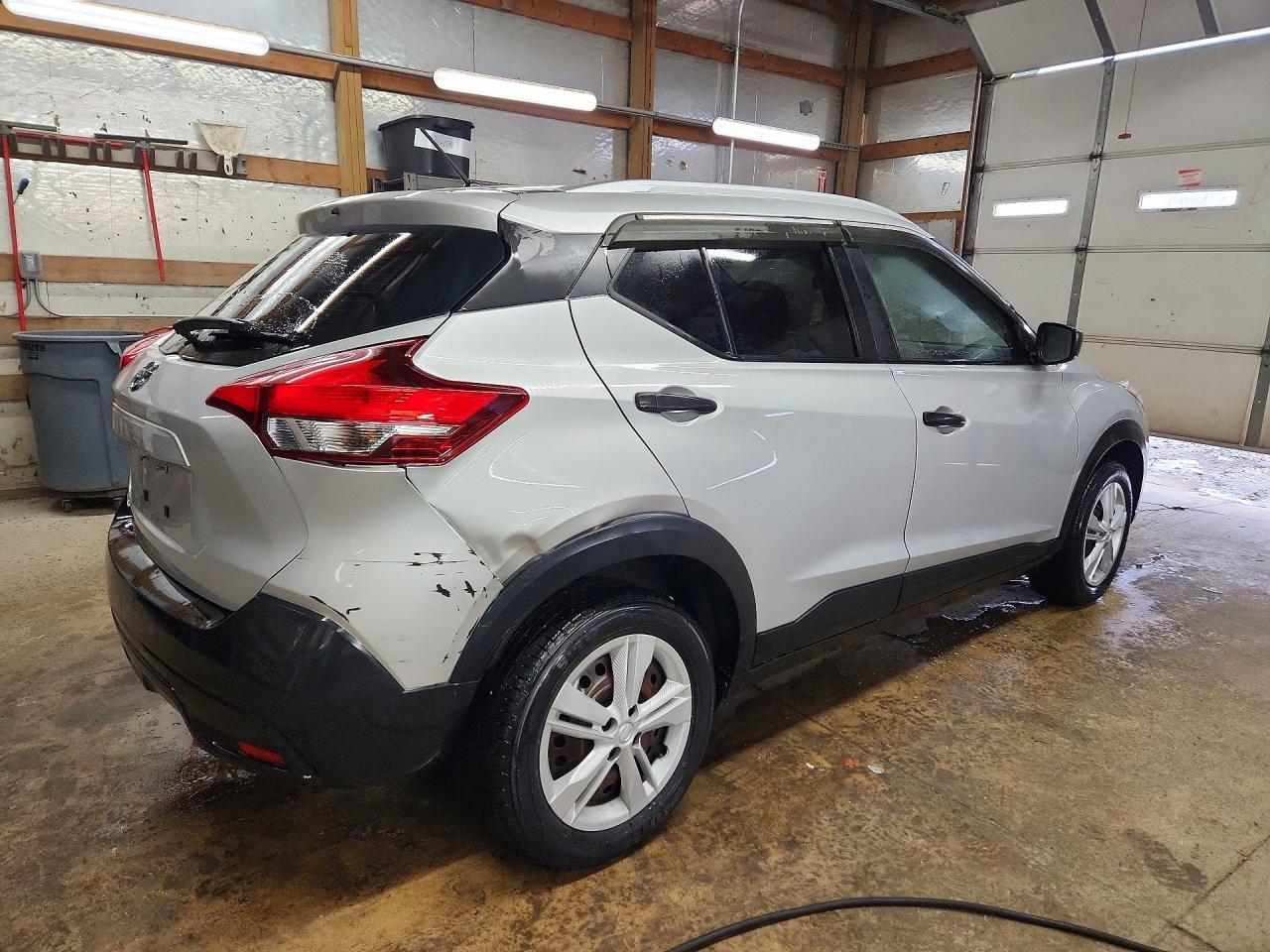 2018 Nissan Kicks S - Фото 3