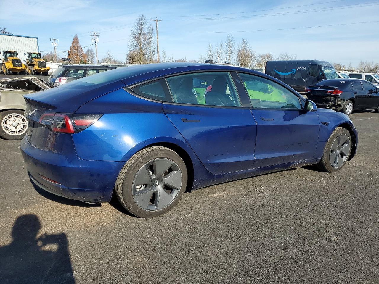 2023 Tesla Model 3 - Фото 3