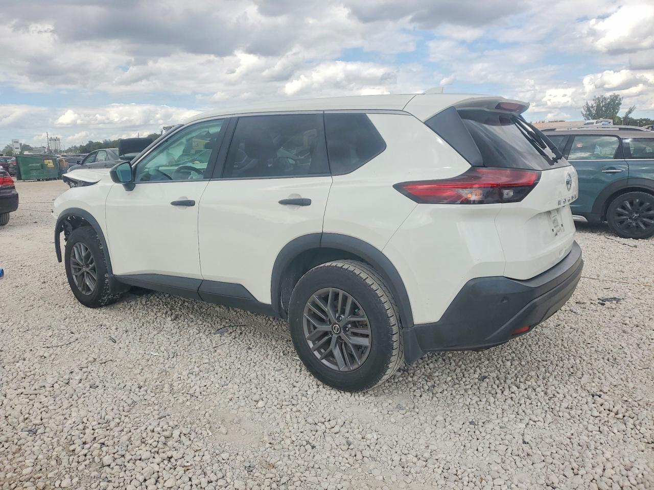 2021 Nissan Rogue S - Image 2