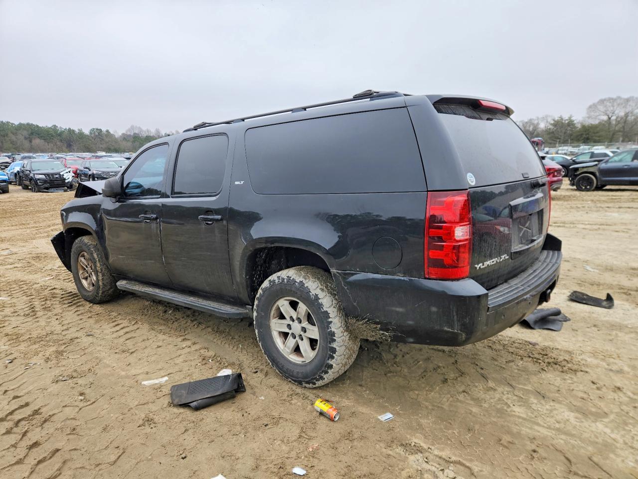 2009 GMC Yukon - Image 2