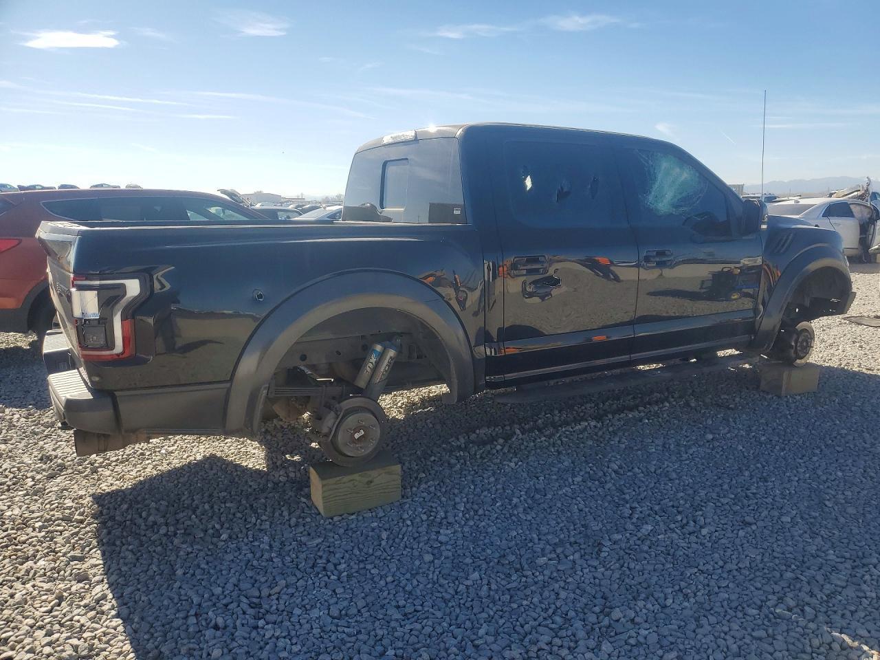 2017 Ford F150 Raptor - Image 3